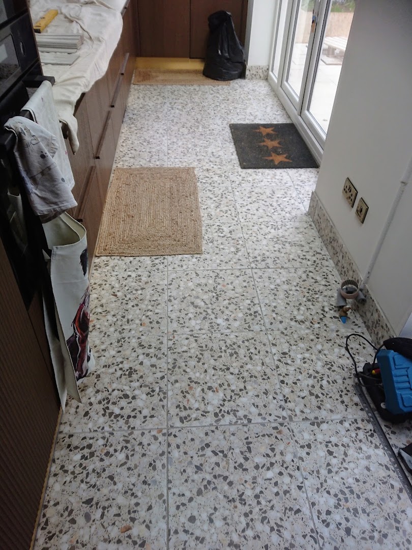 Stand 2 handyman services — Photos 4